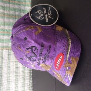 New! Realtree Women's purple camo hat